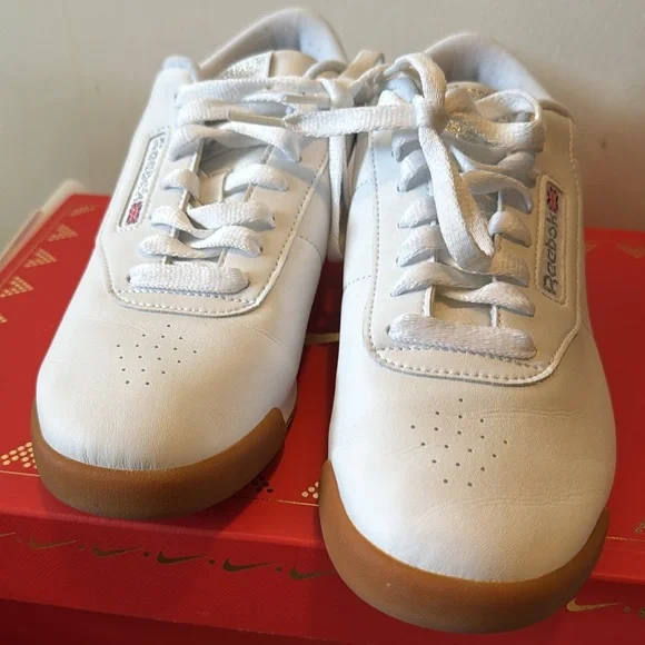 Reebok women’s princess sneaker - Picture 2 of 6